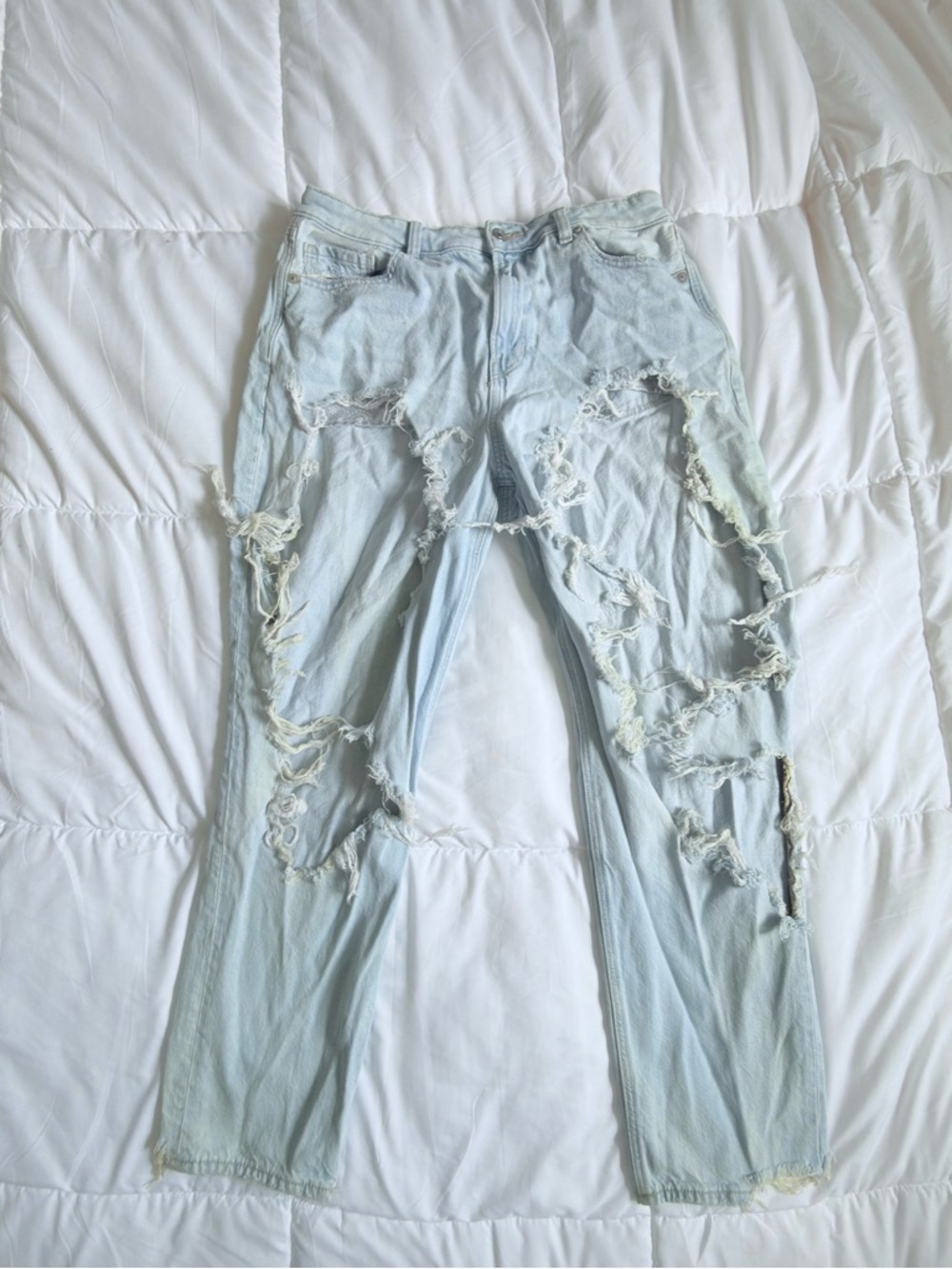 American Eagle Distressed Jeans